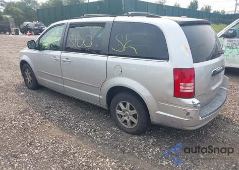 2010 Chrysler Town & Country Touring from USA, damaged, VIN 2A4RR5D13AR183358